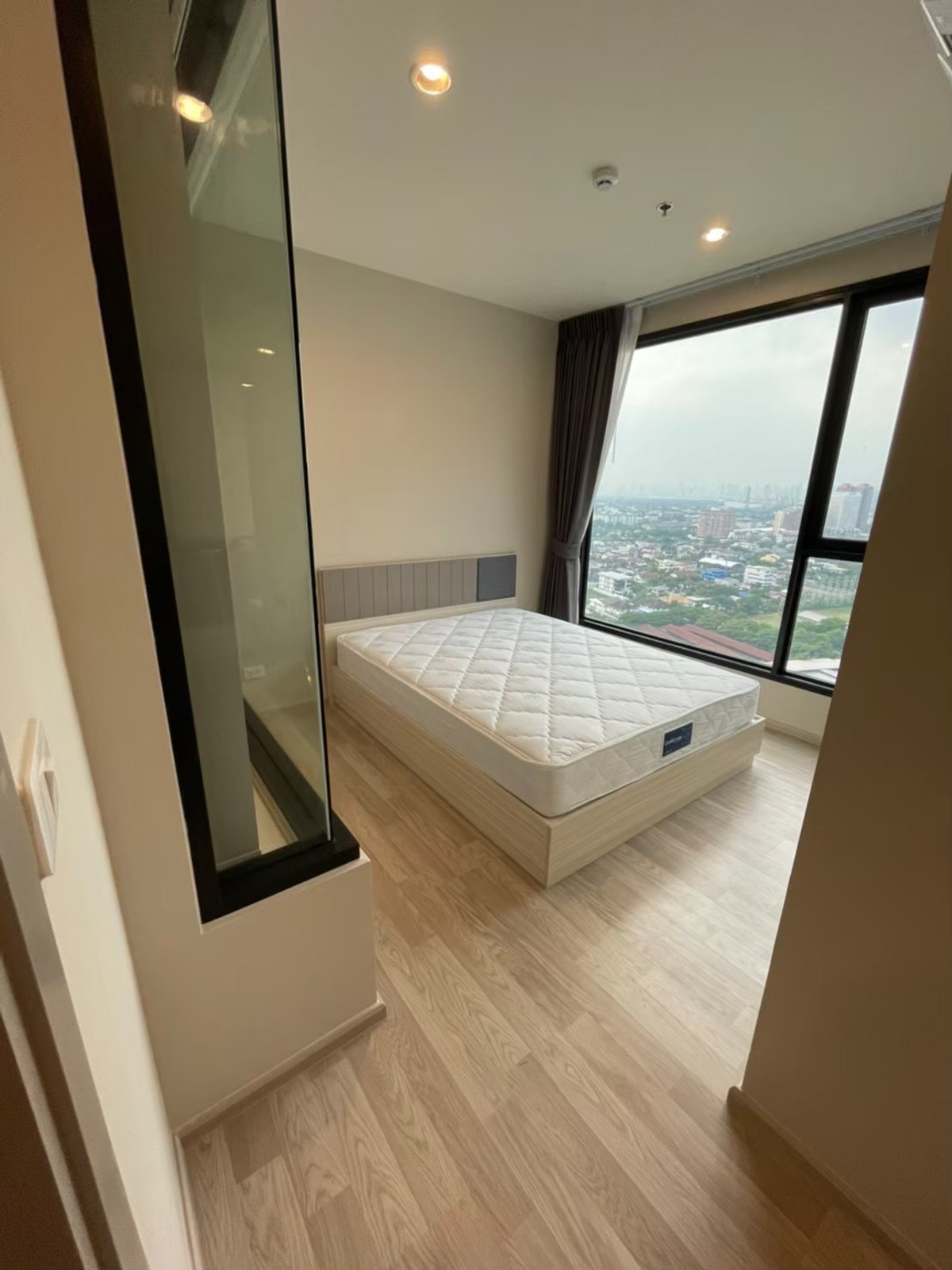 ให้เช่าคอนโดบางนา แบริ่ง ลาซาล : Ideo Mobi Sukhumvit Eastpoint