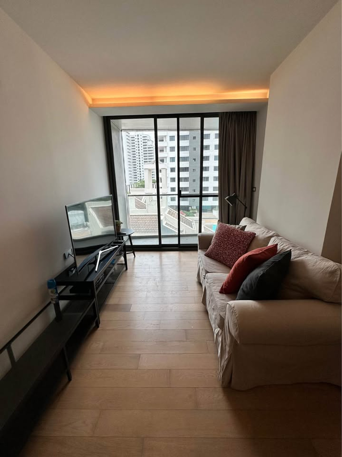 ให้เช่าคอนโดสุขุมวิท อโศก ทองหล่อ : 🔥 ให้เช่า VIA 49 (เวีย 49) 🔥 📍 ใกล้ BTS ทองหล่อ 🚆 เดินทางสะดวก