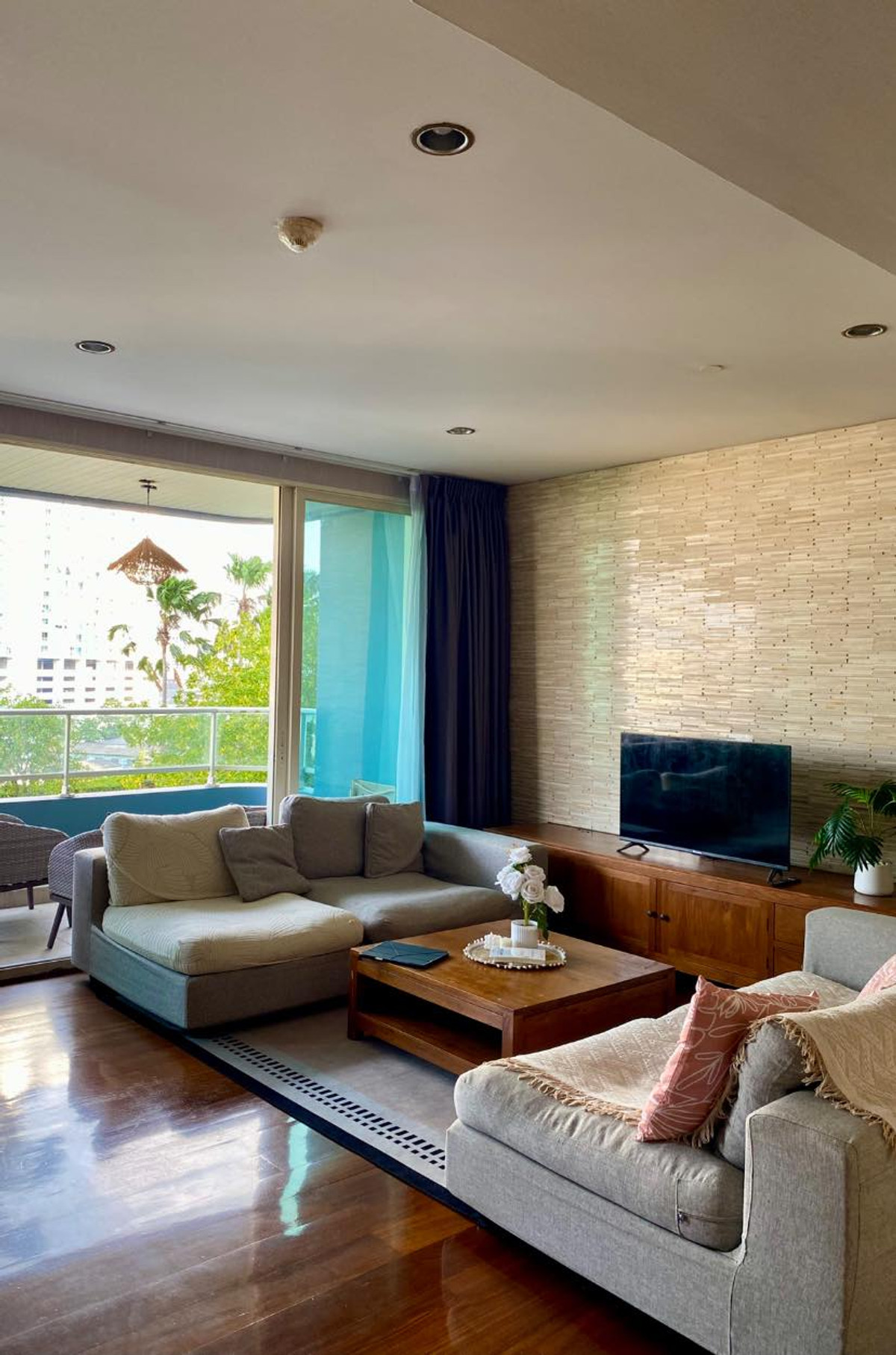 For SaleCondoWongwianyai, Charoennakor : Riverfront 145 sq.m. Pet-Friendly Free Transfer