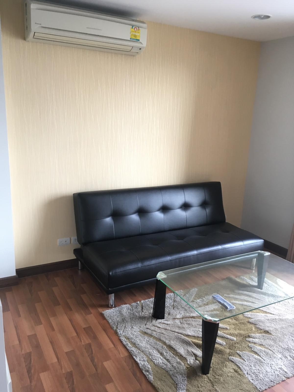 For SaleCondoSukhumvit, Asoke, Thonglor : Large condo 59 sq m. in the heart of Phahonyothin 9. 
Ready to move in, great price, only 4.65 million!