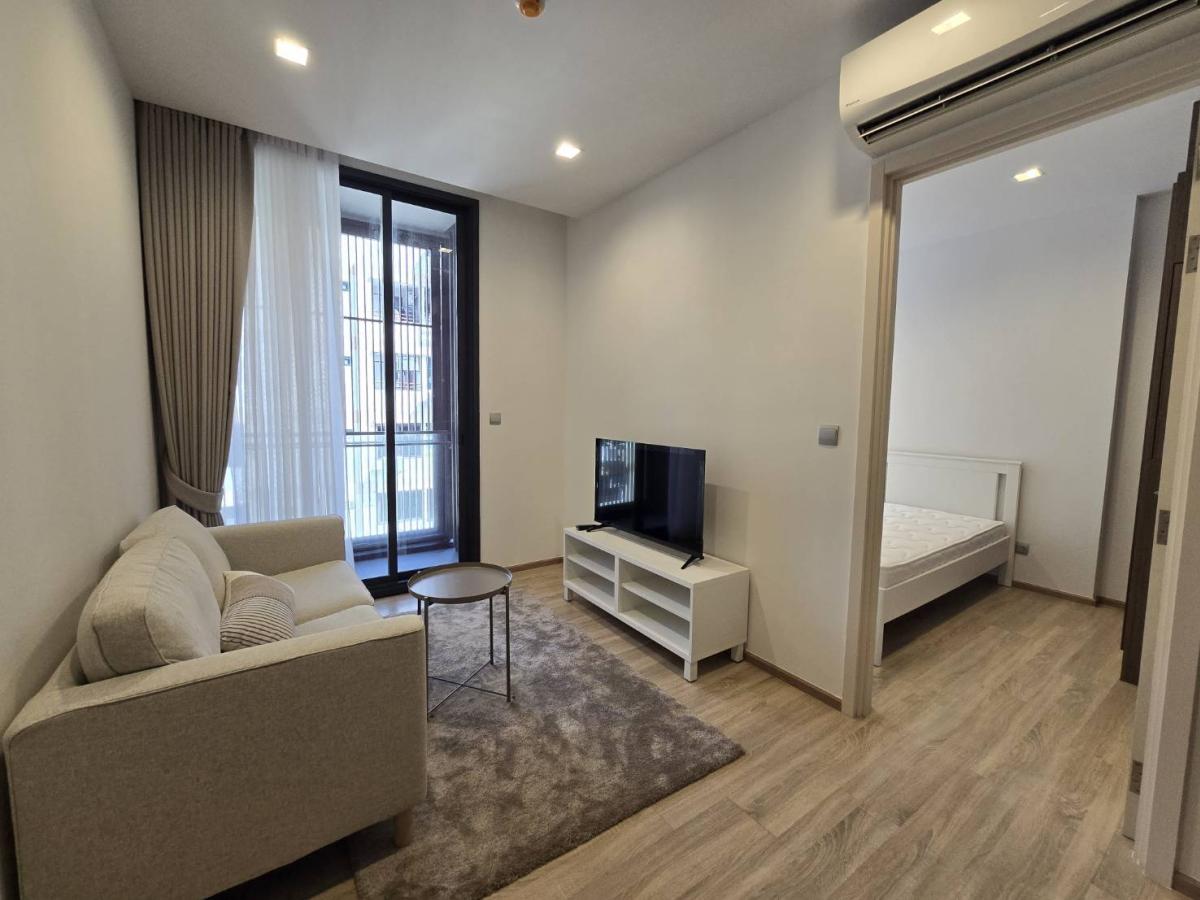 ขายคอนโดสะพานควาย จตุจักร : คอนโดสวยใจกลางเมือง THE LINE พหล-ประดิพัทธ์ 1 ห้องนอน ราคาพิเศษ 4.13 ล้าน! 
อย่าพลาด! ราคาโดนใจ ขนาด 33.9 ตร.ม. พร้อมเข้าอยู่ทันที