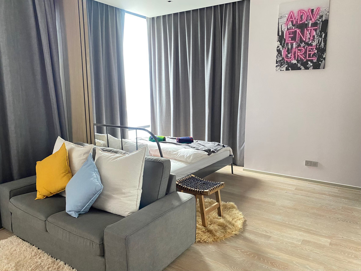 ให้เช่าคอนโดสีลม ศาลาแดง บางรัก : **Ashton Silom 50 Sq,m. Fully Finish @29,000บาท/month call Nong 096-2615656  ห้องกว้างมาก 50 ตรม. 1 นอน 1 น้ำ เฟอร์ครบ พร้อมอยู่   Location : Silom , Chongnonsi  Rental Price : 29,000 Baht/Month  Condominium near MRT, BTS  : Silom , Chong nonsiStation  Co