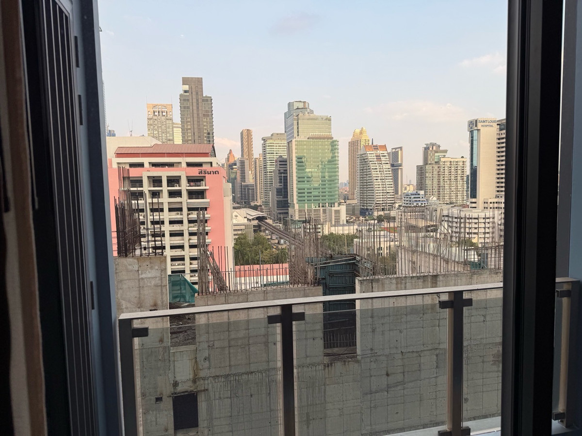 For RentCondoSathorn, Narathiwat : Diplomat Sathorn 2b2b 70sqm 45k call 0886166564