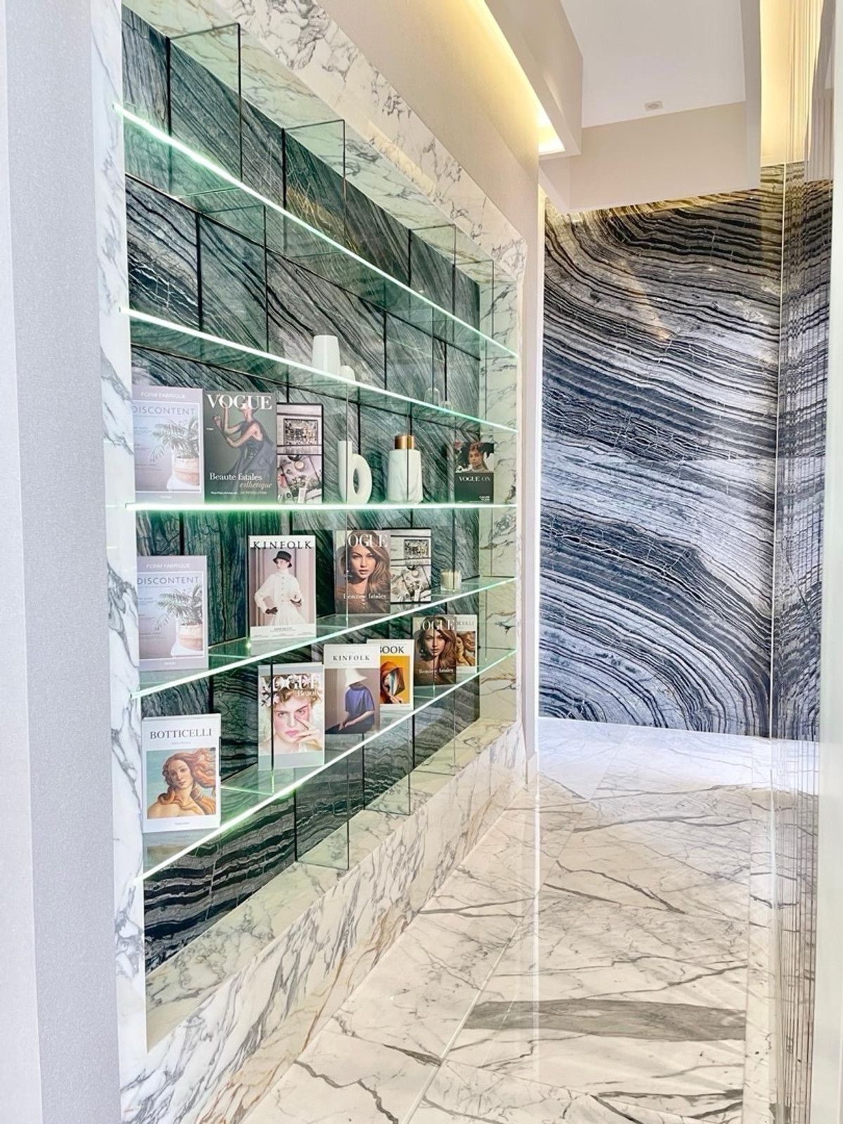 ขายคอนโดสุขุมวิท อโศก ทองหล่อ : The Esses asoke 2b3b 157sqm 50mb call 0886166564