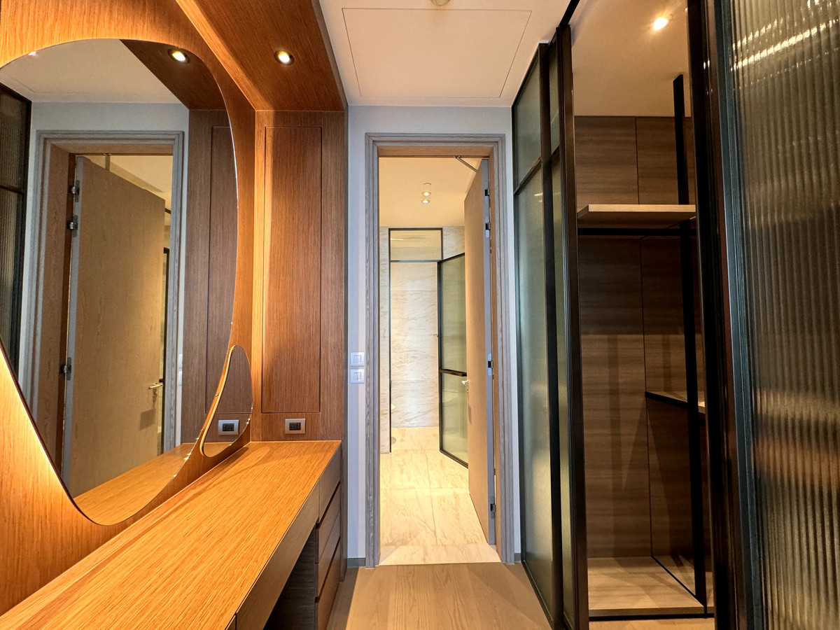 For RentCondoWitthayu, Chidlom, Langsuan, Ploenchit : SCOPE หลังสวน ให้เช่า 1 นอน 1 น้ำ พื้นที่ 83 ตรม  150,000 บาท สนใจโทร น้อง 096-2615656 พร้อมให้นัดหมายเข้าชมทุกวัน  For Rent SCOPE Luang Suan 1bed 1 bath 83 Sq,m Rental price 150,000 Baht   call Nong 096-2615656 Ready to touring everyday   ห้องกว้าง 83 ตร