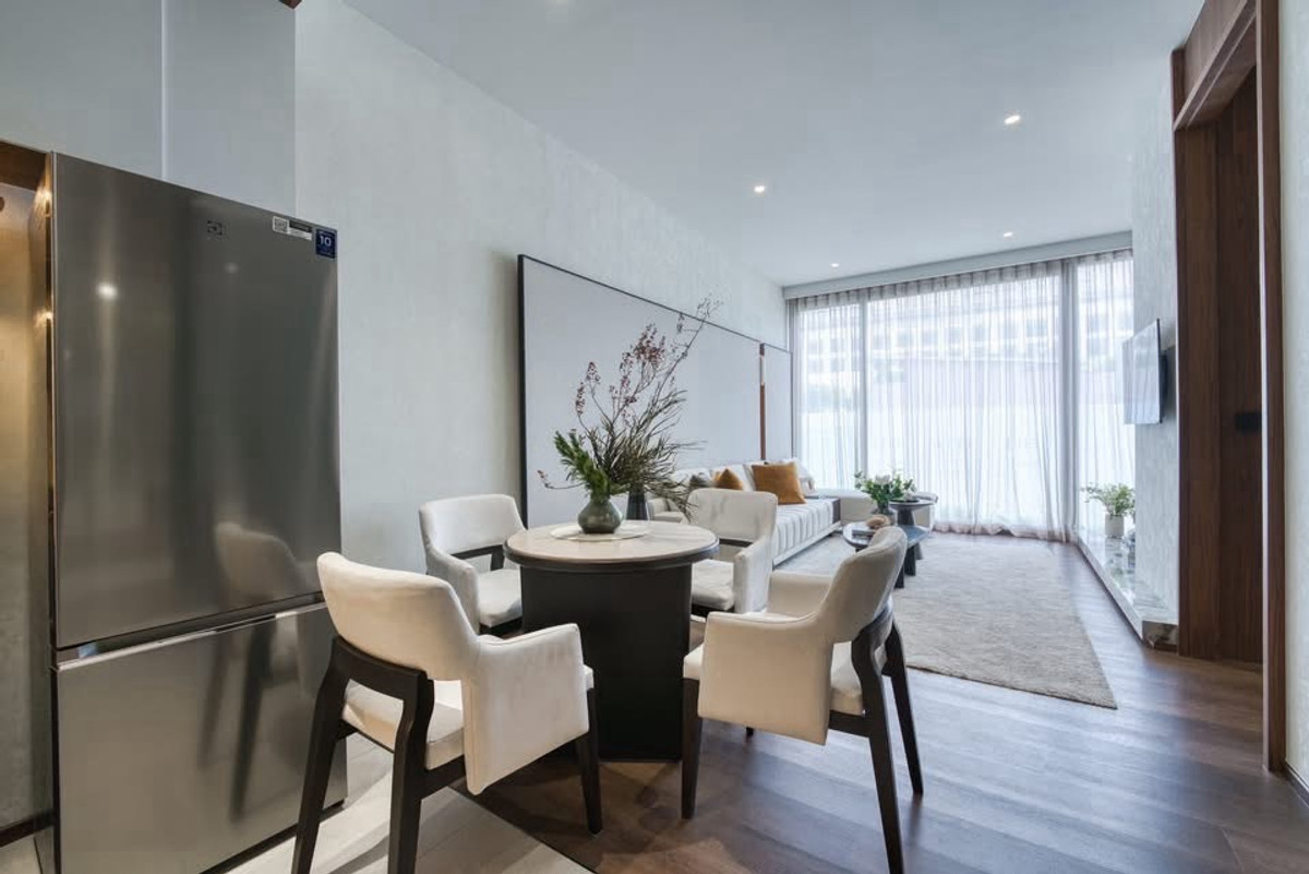 ขายคอนโดสีลม ศาลาแดง บางรัก : ROMM Convent – Luxury Residence with Unblocked Lumpini Park View 🌿
📌Exclusive 1 BedPlus | 60.21 sq.m.
High floor, direct Lumpini Park view (unblocked) ❌This unit type is SOLD OUT by the developer
Phat: 064-642-8664
Nui: 094-624-2014