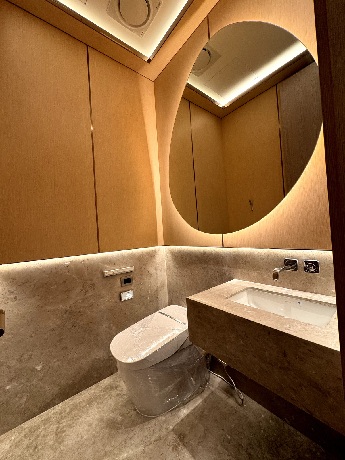 For RentCondoWitthayu, Chidlom, Langsuan, Ploenchit : SCOPE หลังสวน ให้เช่า 1 นอน 1 น้ำ พื้นที่ 83 ตรม  150,000 บาท สนใจโทร น้อง 096-2615656 พร้อมให้นัดหมายเข้าชมทุกวัน  For Rent SCOPE Luang Suan 1bed 1 bath 83 Sq,m Rental price 150,000 Baht   call Nong 096-2615656 Ready to touring everyday   ห้องกว้าง 83 ตร