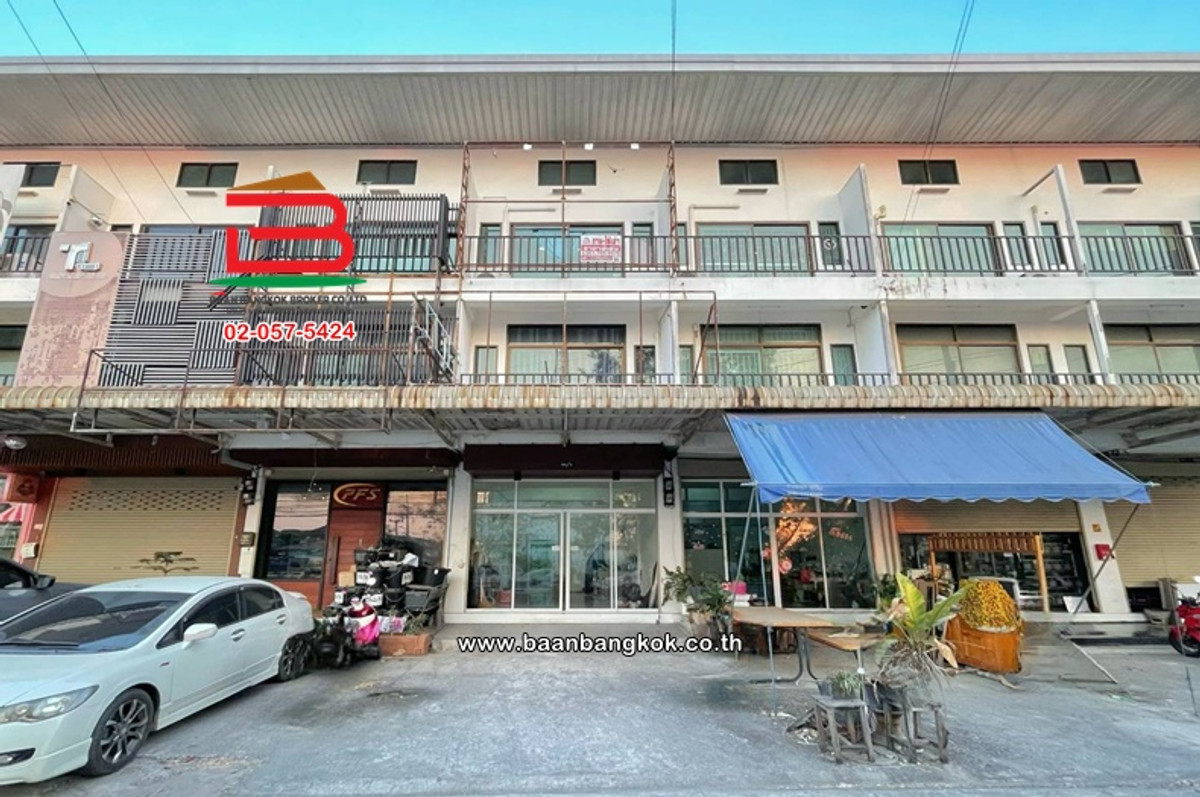 ขายอาคารพาณิชย์ปทุมธานี รังสิต ธรรมศาสตร์ : อาคารพาณิชย์ เนื้อที่ 19.5 ตร.ว. ในตลาดคลองสี่เมืองใหม่ ถนนรังสิต-นครนายก ตำบลคลองสี่ อำเภอคลองหลวง ปทุมธานี