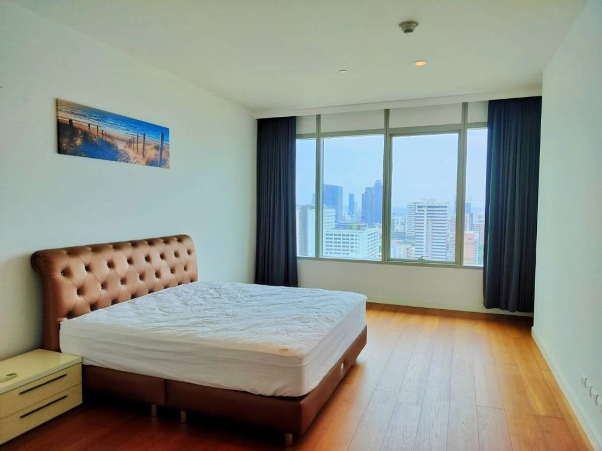 CondoWitthayu, Chidlom, Langsuan, Ploenchit : 185 Rajadamri for rent, 2 bedrooms, 2 bathrooms, area 118 sq m, 90,000 baht. If interested, call Nong 096-2615656. Ready to make an appointment to visit every day. For Rent 185 Rajadamri 2bed 2 bath 118 Sq,m Rental price 90,000 Baht call Nong 096-2615656 