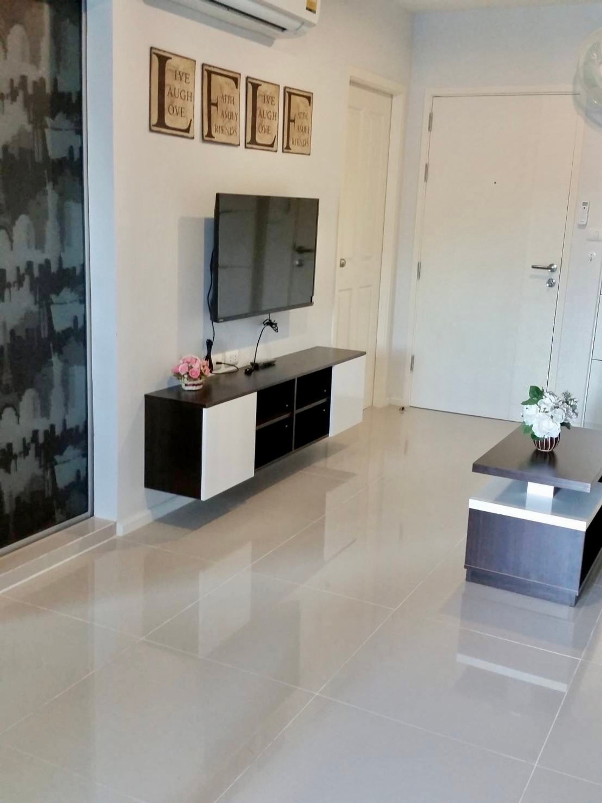 ให้เช่าคอนโดพระราม 9 เพชรบุรีตัดใหม่ RCA : ⚡ Hot Deal - Aspire Rama9 (2Bed 1Bath) Near MRT Rama9 | Fully furnished & Ready to move in  