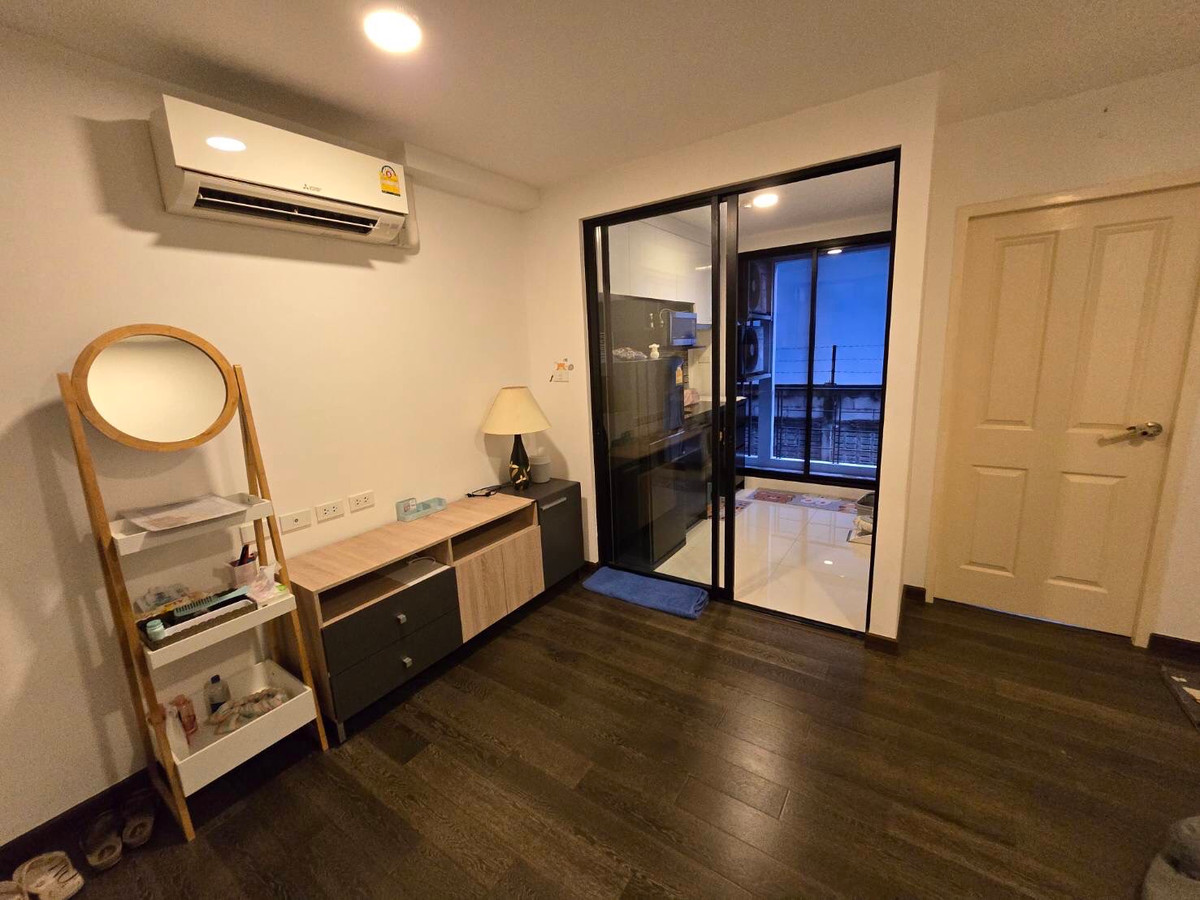 For SaleCondoBang kae, Phetkasem : Great Investment! Very High Demand for Rent!! 29.73 Sq.m Condo for SALE at Bangkok Feliz @Bangkhae Station Just a 5 min walk to MRT Bang Khae!!