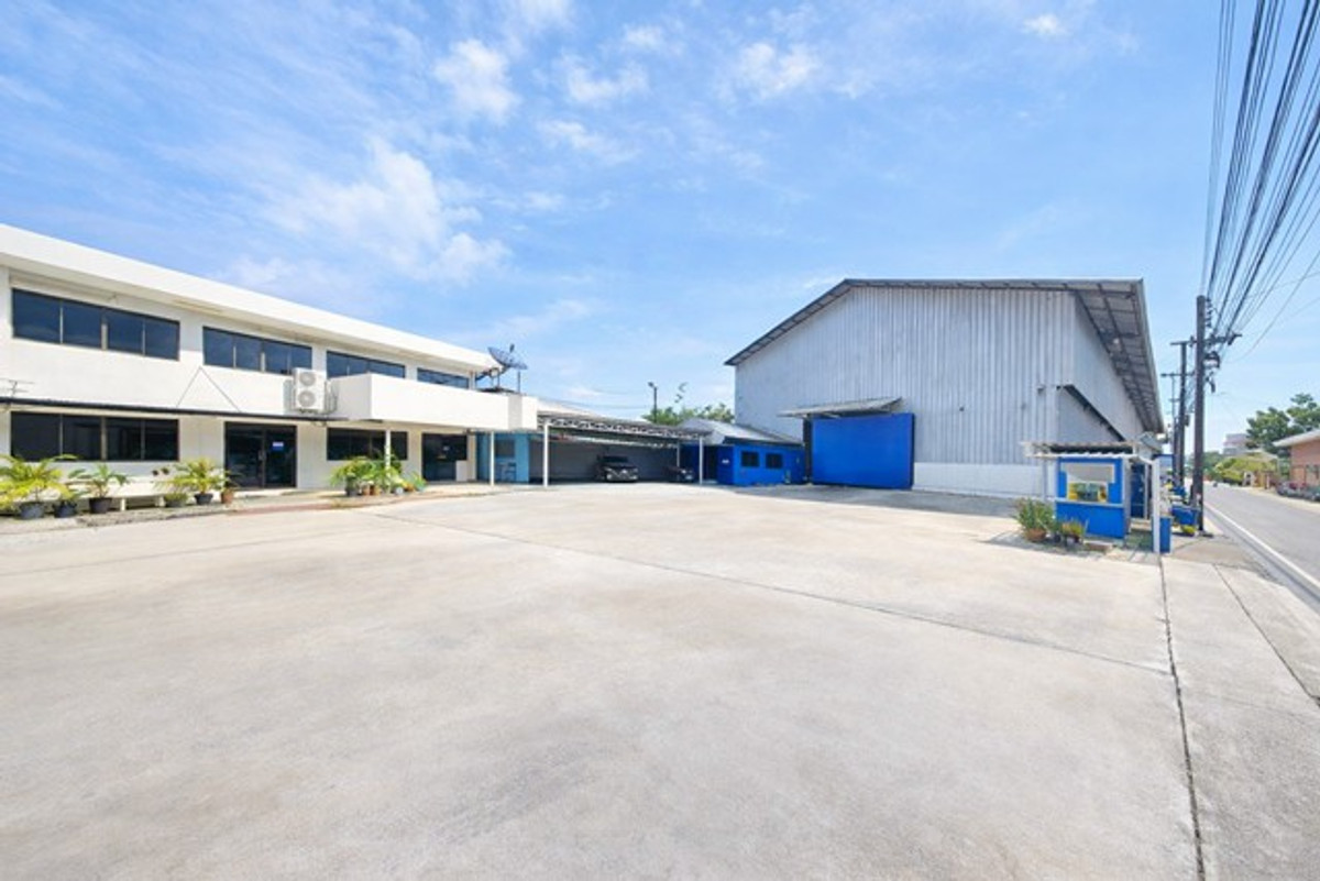 For RentWarehouseOnnut, Udomsuk : ChaloemPhraKiat R.9 Soi41-47 Warehouse for rent with 8bed Next SuanLuang Nong Bon Market 2000sq.m.