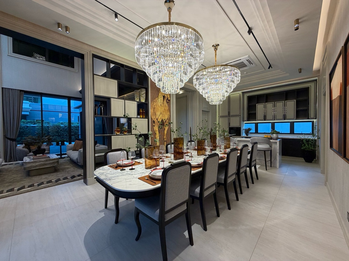 For SaleHousePattanakan, Srinakarin : Connoiseur Phatthanakan, located at the beginning of Soi Phatthanakan 32, fully furnished, last house. If interested, you can negotiate the price.