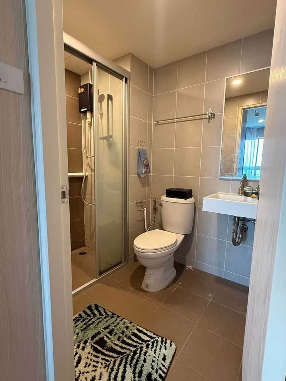 For RentCondoPattanakan, Srinakarin : 🔥 For rent Lumpini Ville Phatthanakan-Srinakarin 🔥 📍 Near Airport Link Hua Mak 🚆 Convenient travel