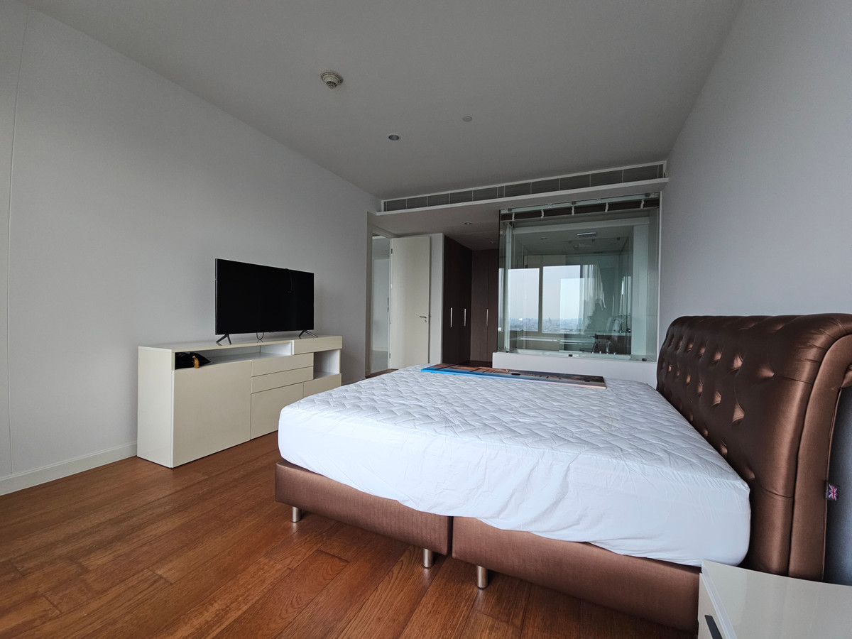 CondoWitthayu, Chidlom, Langsuan, Ploenchit : 185 Rajadamri for rent, 2 bedrooms, 2 bathrooms, area 118 sq m, 90,000 baht. If interested, call Nong 096-2615656. Ready to make an appointment to visit every day. For Rent 185 Rajadamri 2bed 2 bath 118 Sq,m Rental price 90,000 Baht call Nong 096-2615656 