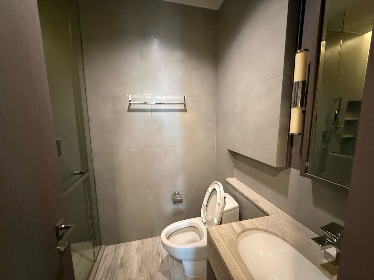 For RentCondoSathorn, Narathiwat : Diplomat Sathorn 2b2b 70sqm 45k call 0886166564