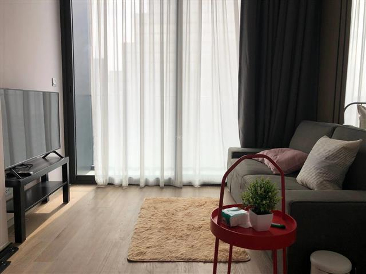 ให้เช่าคอนโดสีลม ศาลาแดง บางรัก : **Ashton Silom 50 Sq,m. Fully Finish @29,000บาท/month call Nong 096-2615656  ห้องกว้างมาก 50 ตรม. 1 นอน 1 น้ำ เฟอร์ครบ พร้อมอยู่   Location : Silom , Chongnonsi  Rental Price : 29,000 Baht/Month  Condominium near MRT, BTS  : Silom , Chong nonsiStation  Co