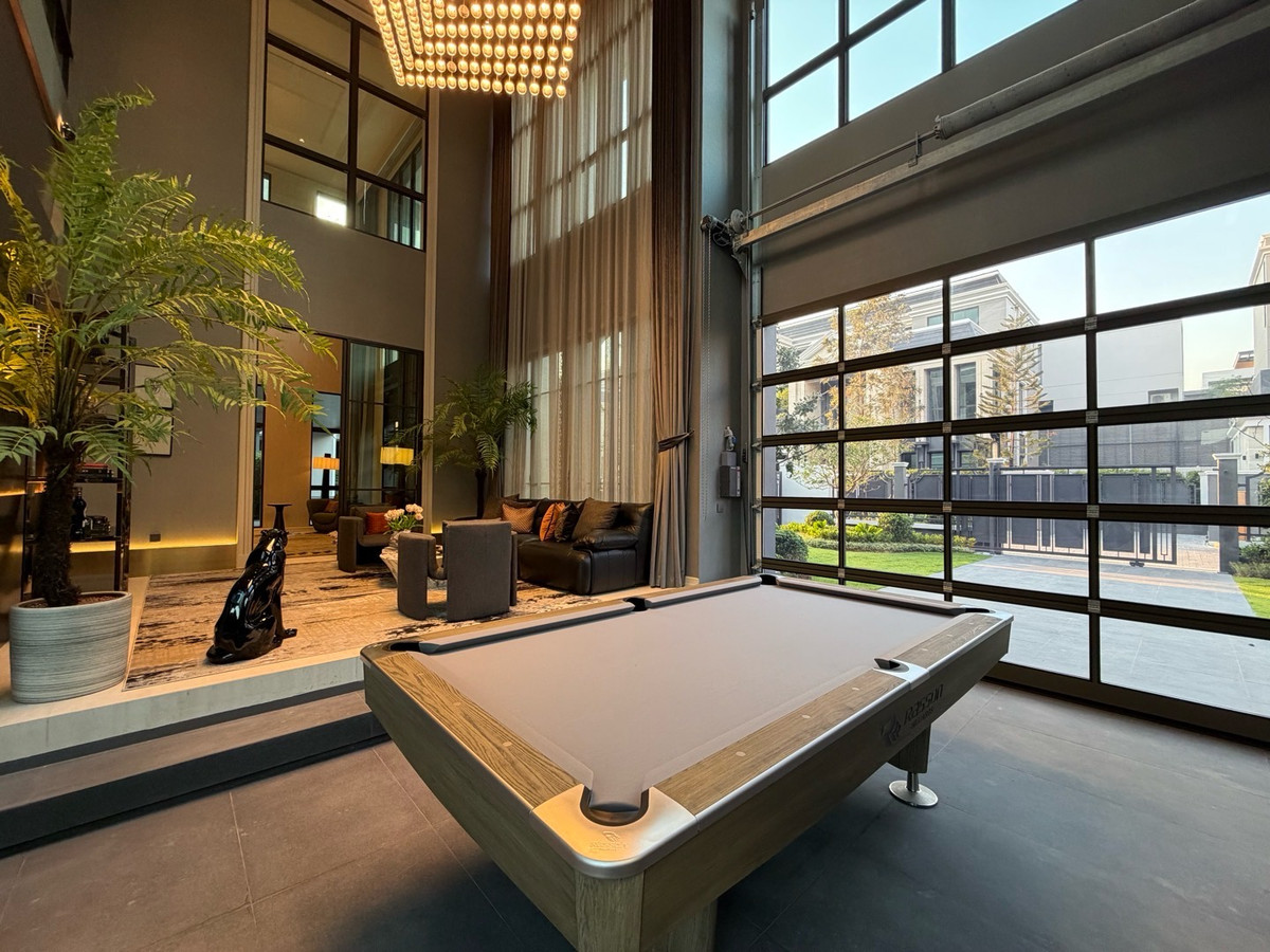 For SaleHousePattanakan, Srinakarin : Connoiseur Phatthanakan, located at the beginning of Soi Phatthanakan 32, fully furnished, last house. If interested, you can negotiate the price.