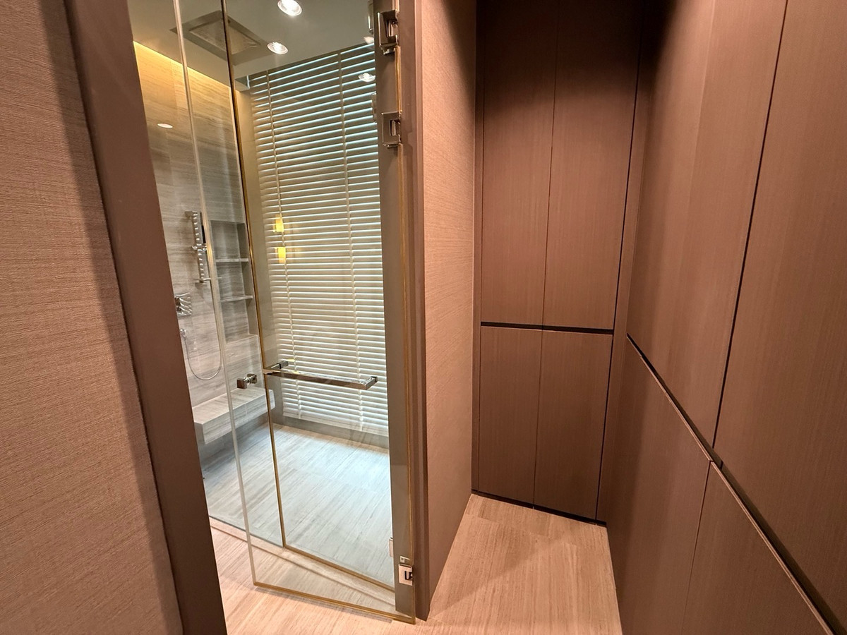 For RentCondoSathorn, Narathiwat : Diplomat Sathorn 2b2b 70sqm 45k call 0886166564