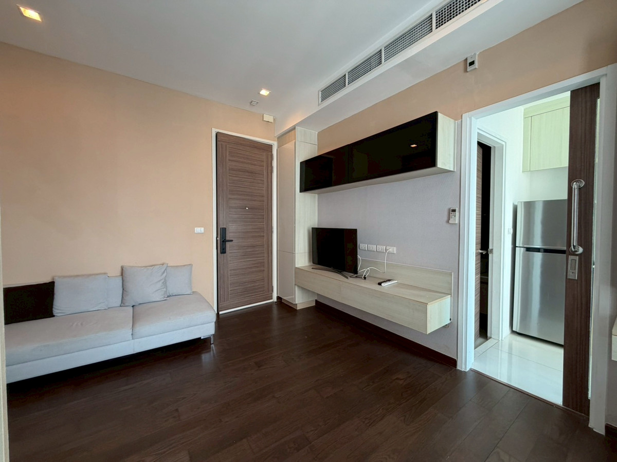 For RentCondoRama9, Petchburi, RCA : Prime condominium in the heart of Asoke 🏙️ For Rent Q Asoke | High Floor, Open View, Super Convenient Location 🚆✨