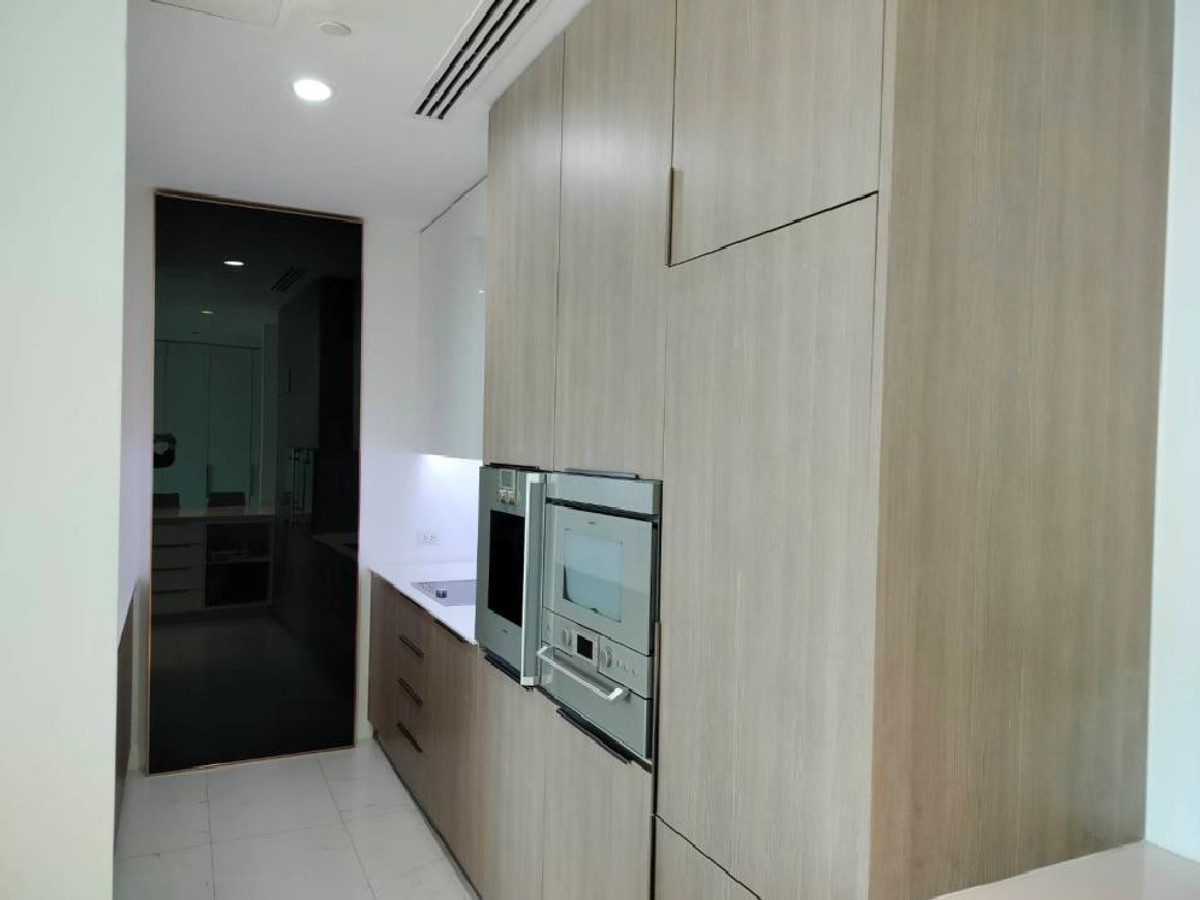 CondoWitthayu, Chidlom, Langsuan, Ploenchit : 185 Rajadamri for rent, 2 bedrooms, 2 bathrooms, area 118 sq m, 90,000 baht. If interested, call Nong 096-2615656. Ready to make an appointment to visit every day. For Rent 185 Rajadamri 2bed 2 bath 118 Sq,m Rental price 90,000 Baht call Nong 096-2615656 