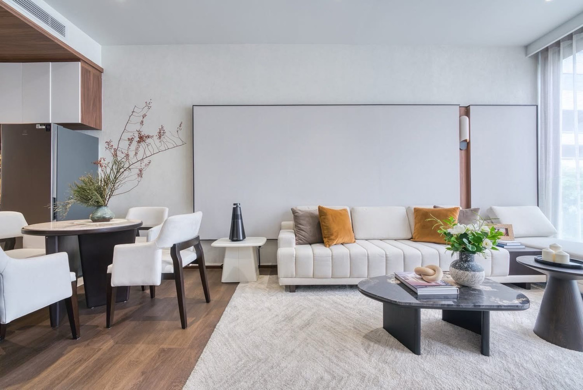 ขายคอนโดสีลม ศาลาแดง บางรัก : ROMM Convent – Luxury Residence with Unblocked Lumpini Park View 🌿
📌Exclusive 1 BedPlus | 60.21 sq.m.
High floor, direct Lumpini Park view (unblocked) ❌This unit type is SOLD OUT by the developer
Phat: 064-642-8664
Nui: 094-624-2014