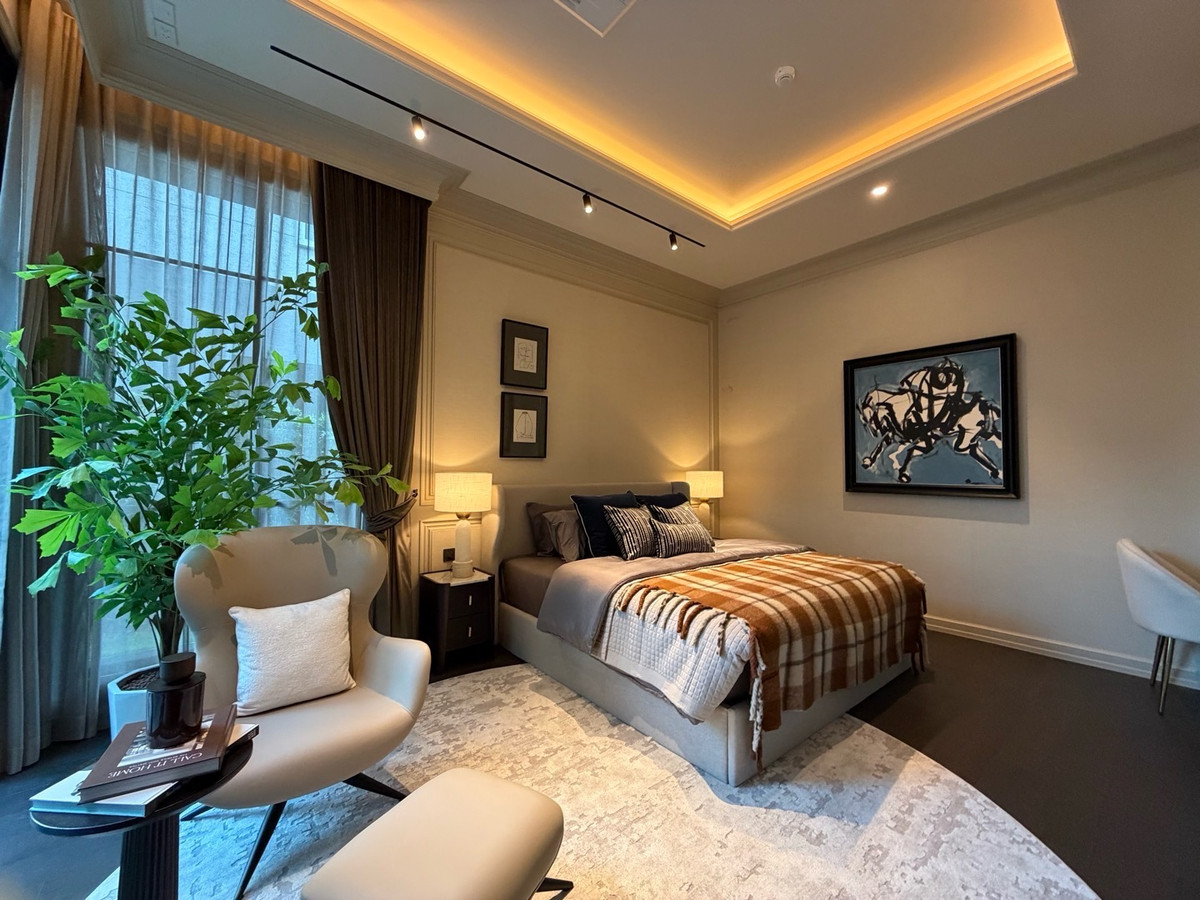 For SaleHousePattanakan, Srinakarin : Connoiseur Phatthanakan, located at the beginning of Soi Phatthanakan 32, fully furnished, last house. If interested, you can negotiate the price.