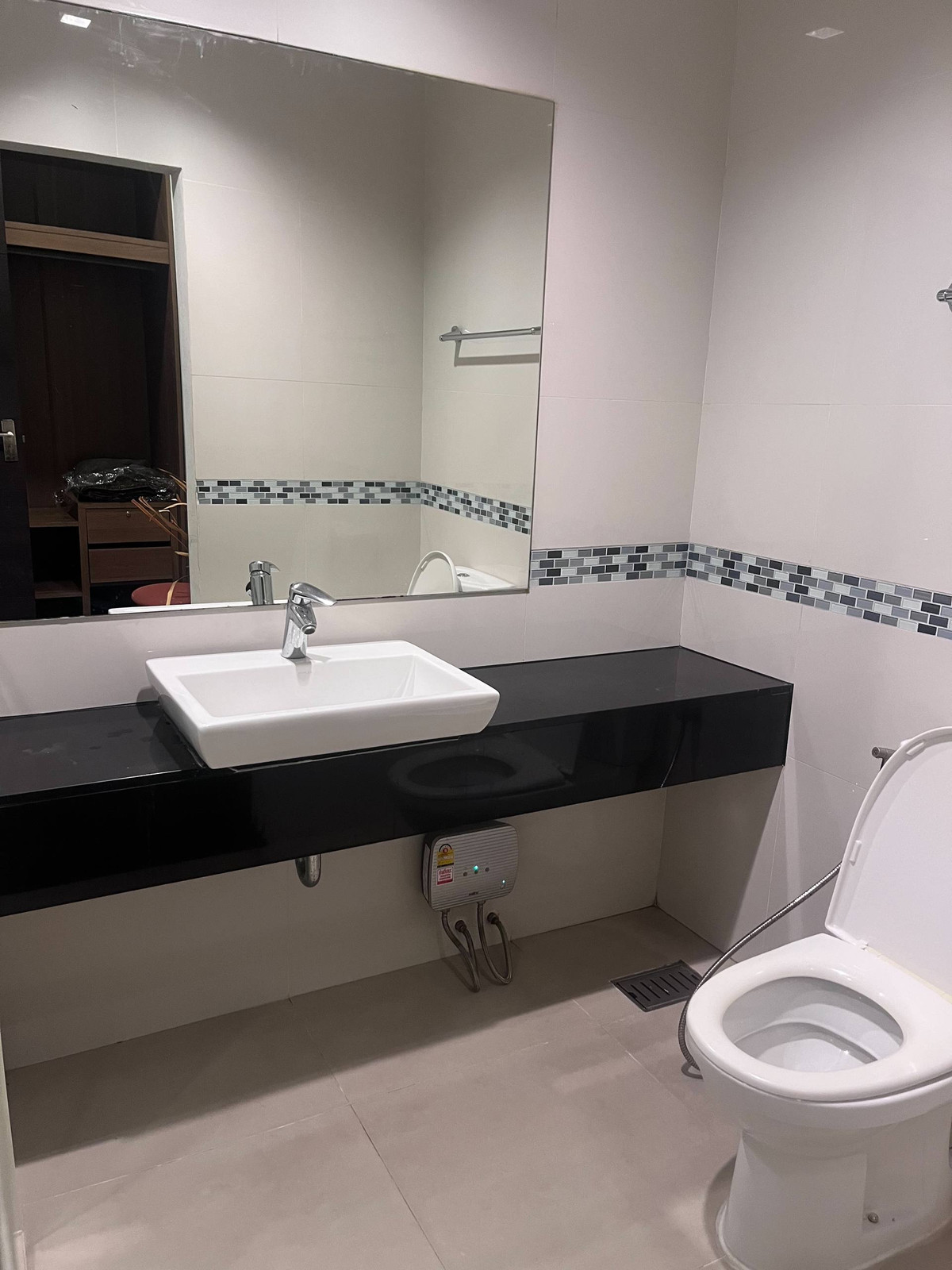 ให้เช่าคอนโดราชเทวี พญาไท : Ideo Q Phayathai【𝐑𝐄𝐍𝐓】🔥ลุคสุภาพแต่มีคาแรกเตอร์ ลายไม้เข้มสไตล์โมเดิร์น🔥 ติดต่อไลน์ไอดี: @hacondo