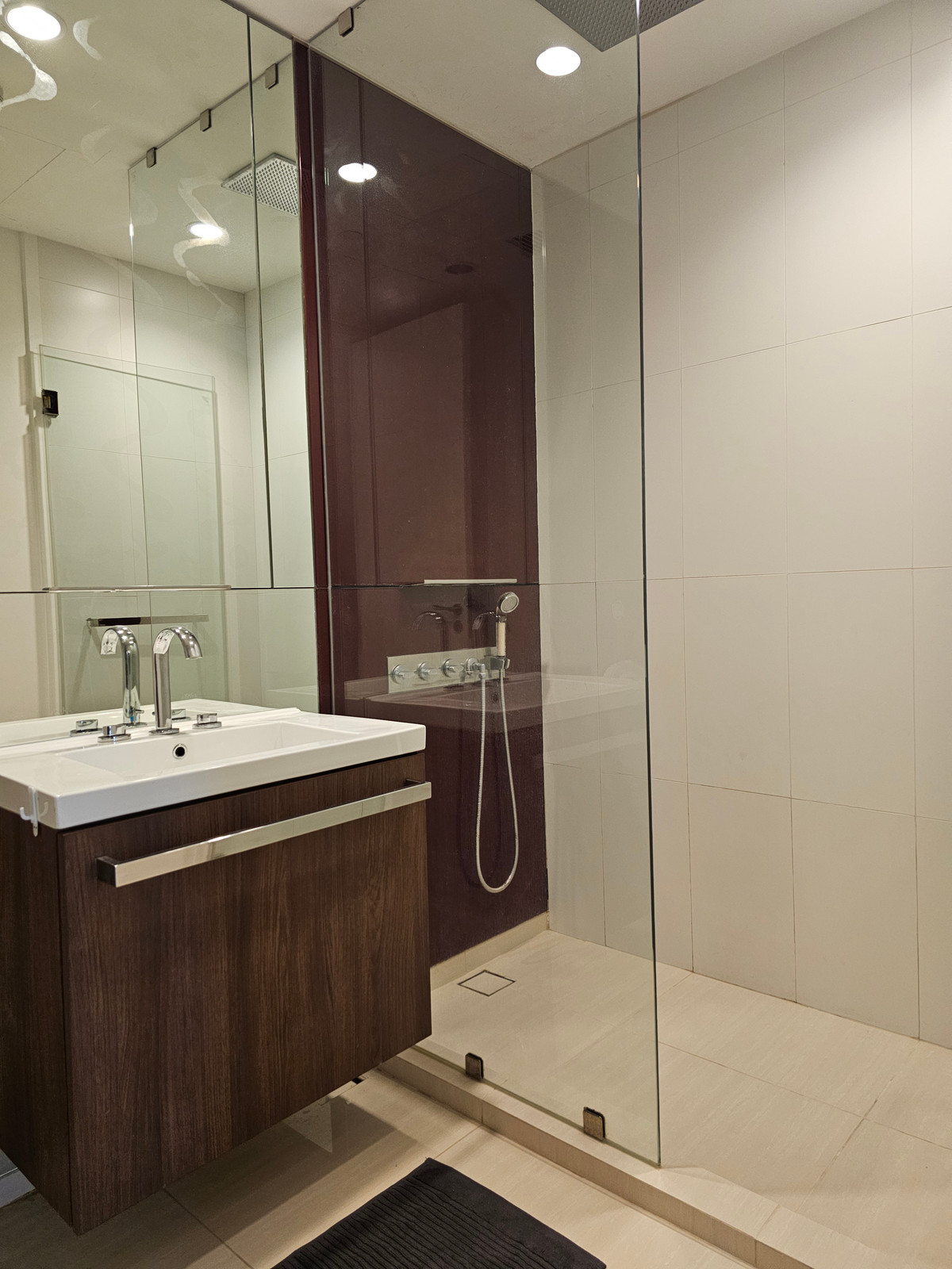 For SaleCondoWitthayu, Chidlom, Langsuan, Ploenchit : 185 Rajadamri for sale, 2 bedrooms, 2 bathrooms, area 108 sq m, 29.9 million baht. If interested, call Nong 096-2615656. Ready to make an appointment to visit every day. For Sale 185 Rajadamri 2bed 2 bath 108 Sq,m Rental price 29.9 MB call Nong 096-261565