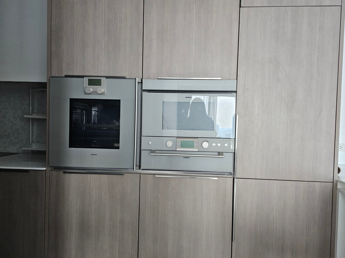 CondoWitthayu, Chidlom, Langsuan, Ploenchit : 185 Rajadamri for rent, 2 bedrooms, 2 bathrooms, area 118 sq m, 90,000 baht. If interested, call Nong 096-2615656. Ready to make an appointment to visit every day. For Rent 185 Rajadamri 2bed 2 bath 118 Sq,m Rental price 90,000 Baht call Nong 096-2615656 