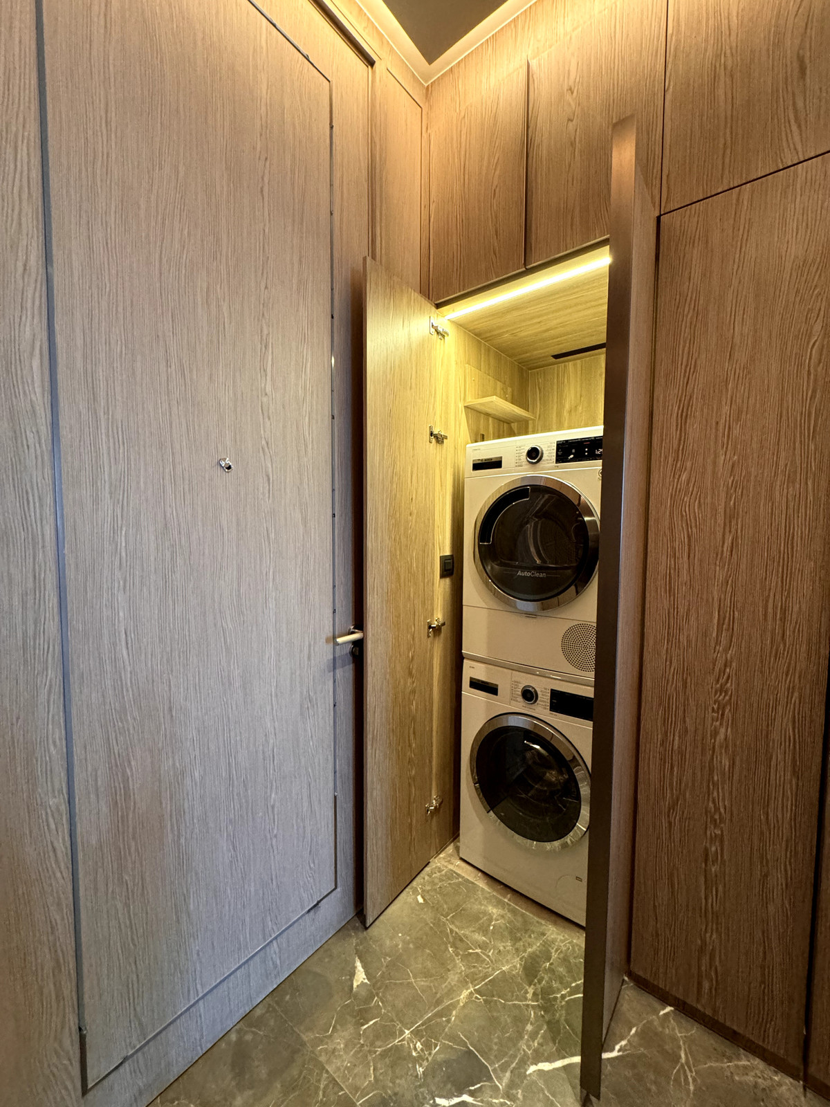 For RentCondoWitthayu, Chidlom, Langsuan, Ploenchit : SCOPE หลังสวน ให้เช่า 1 นอน 1 น้ำ พื้นที่ 83 ตรม  150,000 บาท สนใจโทร น้อง 096-2615656 พร้อมให้นัดหมายเข้าชมทุกวัน  For Rent SCOPE Luang Suan 1bed 1 bath 83 Sq,m Rental price 150,000 Baht   call Nong 096-2615656 Ready to touring everyday   ห้องกว้าง 83 ตร