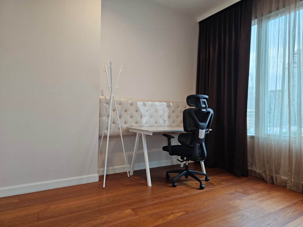 For SaleCondoWitthayu, Chidlom, Langsuan, Ploenchit : 185 Rajadamri for sale, 2 bedrooms, 2 bathrooms, area 108 sq m, 29.9 million baht. If interested, call Nong 096-2615656. Ready to make an appointment to visit every day. For Sale 185 Rajadamri 2bed 2 bath 108 Sq,m Rental price 29.9 MB call Nong 096-261565