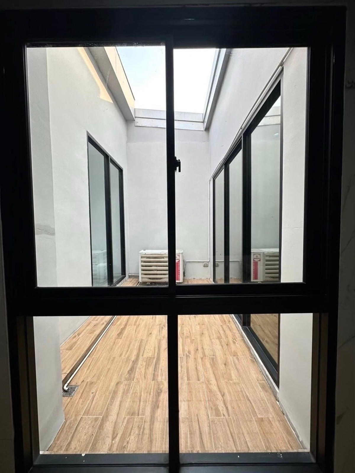 For RentHome OfficeOnnut, Udomsuk : For rent: The Pride S77 Home Office, Modern Luxury Lof style, at the entrance of Soi On Nut 30, has 5 floors, 3 bedrooms, 4 bathrooms, with air conditioning in every room. Ready to move in, price 80,000 baht.