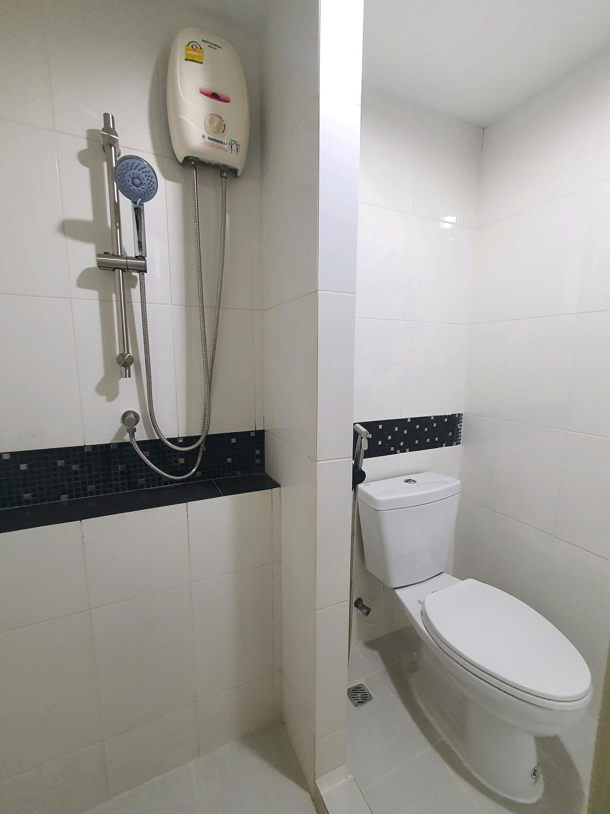 ให้เช่าคอนโดมีนบุรี-ร่มเกล้า : เช่า เดอะฮับคอนโด-รามคำแหง 164 แยก 1