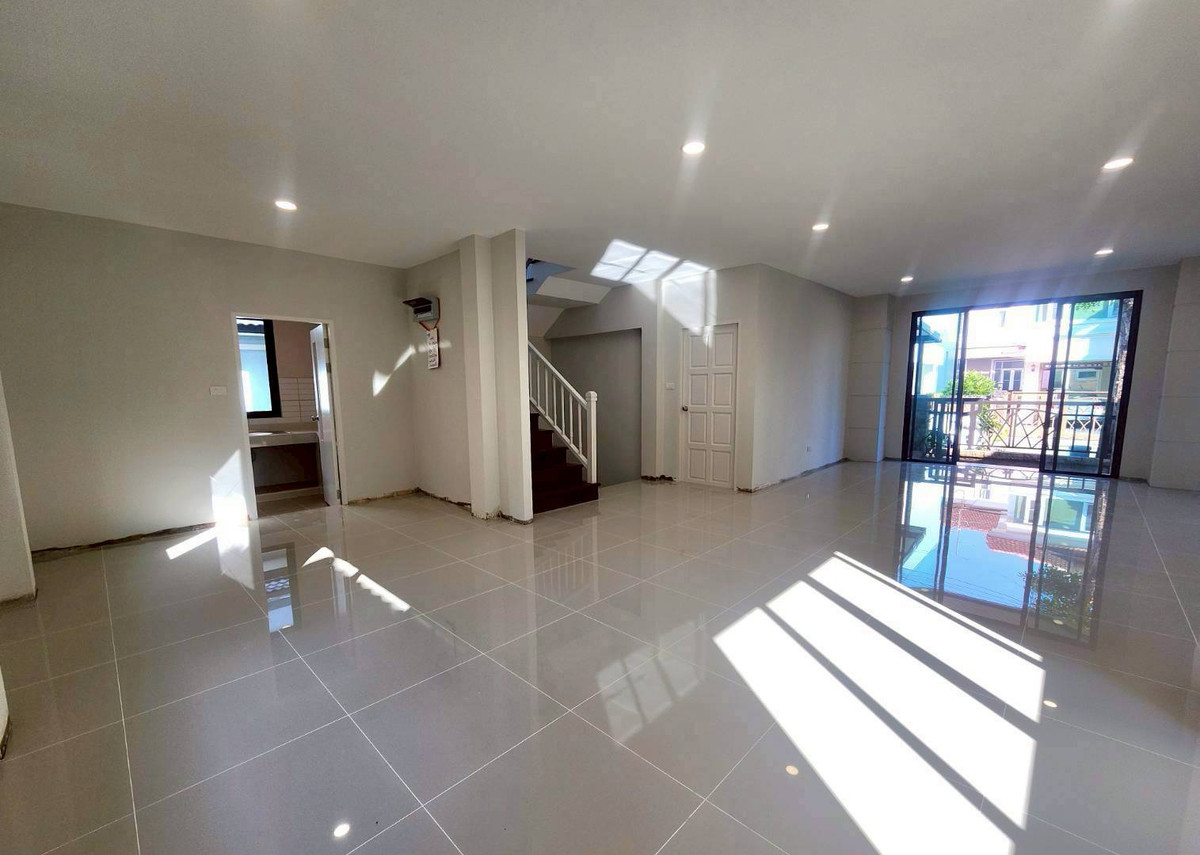 For SaleHouseNonthaburi, Bang Yai, Bangbuathong : 2-story detached house for sale, Thanasiri Rattanathibet, Bang Yai, Bang Bua Thong, Nonthaburi, Central Westgate Bang Yai, MRT (Purple Line), Bang Rak Yai Station. and Bang Phlu Station