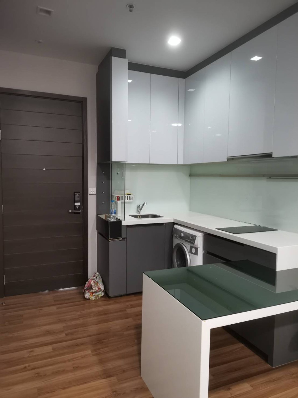 ให้เช่าคอนโดรัชดา ห้วยขวาง : ให้ เช่า ด่วน Ivy Ampio ไอวี่ แอมพิโอ 1ห้องนอน 1ห้องน้ำ (ราคาพิเศษ)