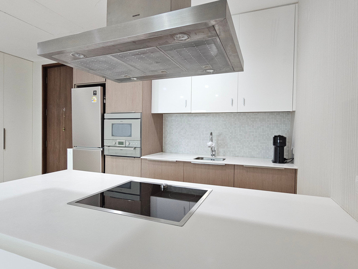 For SaleCondoWitthayu, Chidlom, Langsuan, Ploenchit : 185 Rajadamri for sale, 2 bedrooms, 2 bathrooms, area 108 sq m, 29.9 million baht. If interested, call Nong 096-2615656. Ready to make an appointment to visit every day. For Sale 185 Rajadamri 2bed 2 bath 108 Sq,m Rental price 29.9 MB call Nong 096-261565