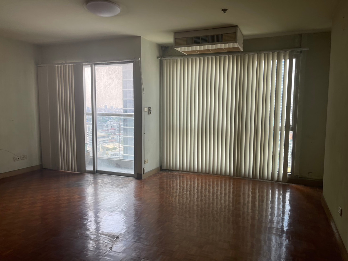 For SaleCondoSilom, Saladaeng, Bangrak : Condo room for sale Silom Suite (Sathorn 12)