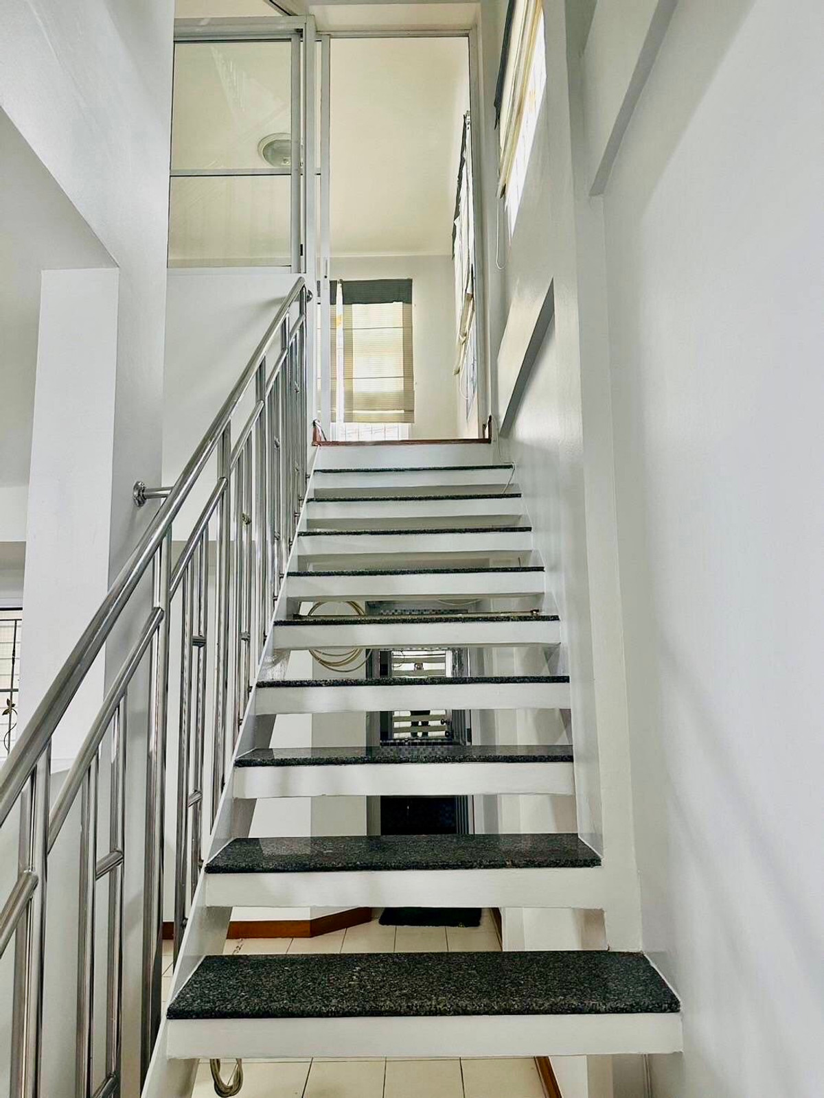 ให้เช่าทาวน์โฮมลาดพร้าว101 แฮปปี้แลนด์ : ให้เช่า Merit Place ลาดพร้าว 87 – ทาวน์เฮ้าส์ 3 ชั้นให้เช่า ทำเลเมือง ใกล้ทางด่วน เดินทางสะดวก