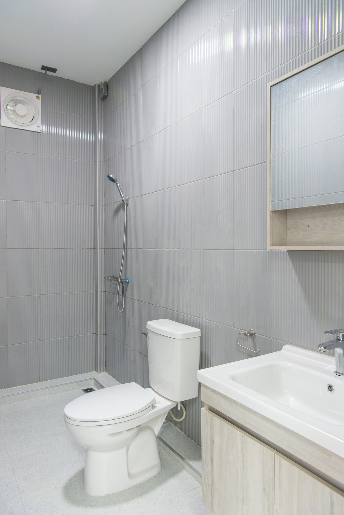 WarehouseOnnut, Udomsuk : 🏭 Use for rent, ready to sell | Office + warehouse Sukhumvit 101 | Wide frontage | Parking for many cars | Near Punnawithi BTS | Sukhumvit |