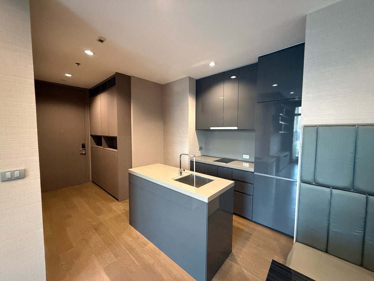 For RentCondoSathorn, Narathiwat : Diplomat Sathorn 2b2b 70sqm 45k call 0886166564