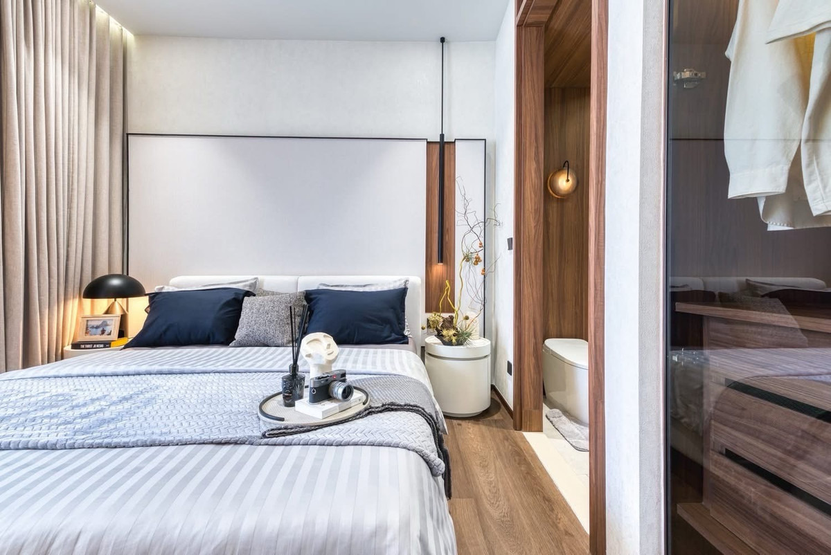 ขายคอนโดสีลม ศาลาแดง บางรัก : ROMM Convent – Luxury Residence with Unblocked Lumpini Park View 🌿
📌Exclusive 1 BedPlus | 60.21 sq.m.
High floor, direct Lumpini Park view (unblocked) ❌This unit type is SOLD OUT by the developer
Phat: 064-642-8664
Nui: 094-624-2014