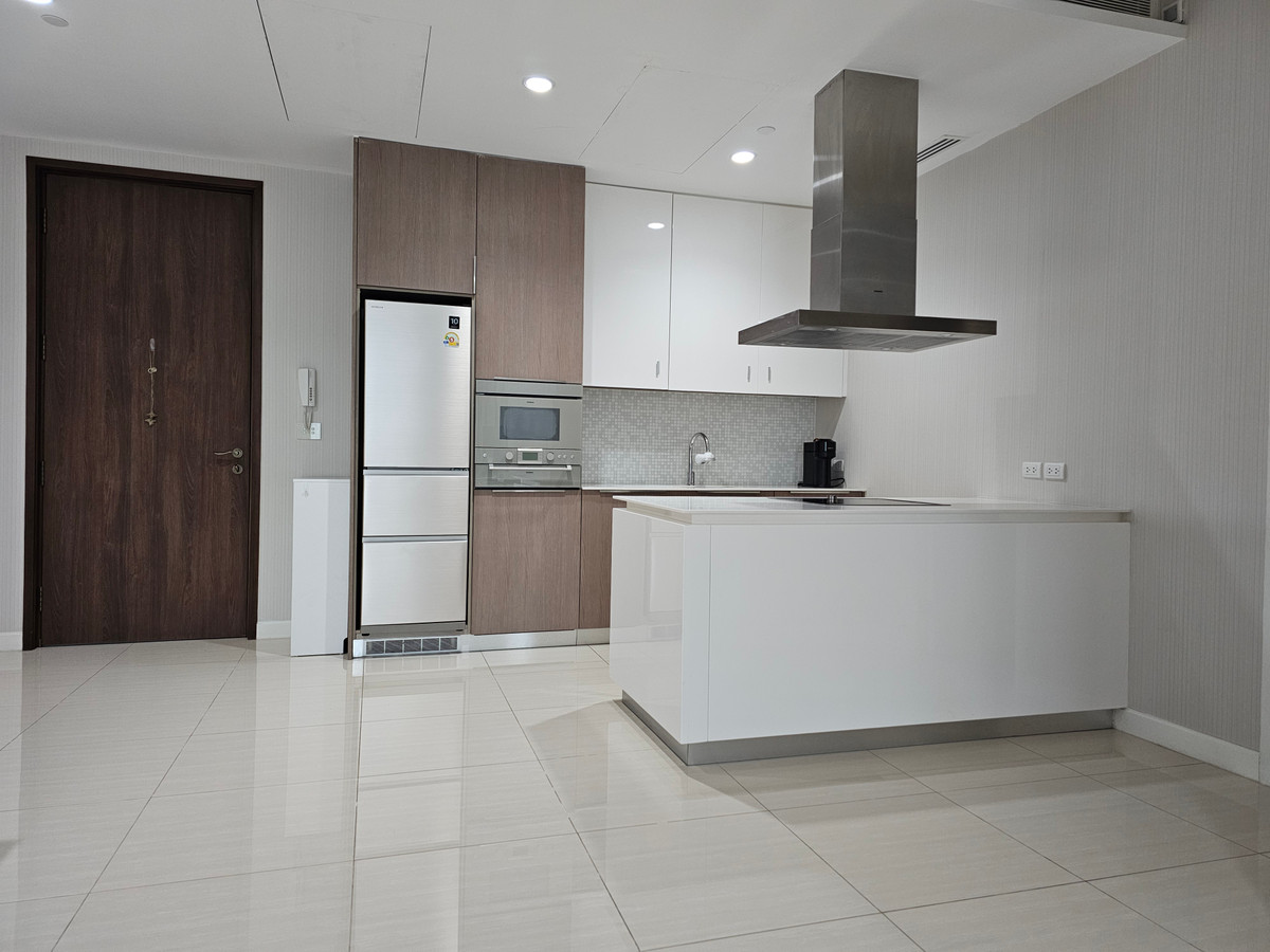 For SaleCondoWitthayu, Chidlom, Langsuan, Ploenchit : 185 Rajadamri for sale, 2 bedrooms, 2 bathrooms, area 108 sq m, 29.9 million baht. If interested, call Nong 096-2615656. Ready to make an appointment to visit every day. For Sale 185 Rajadamri 2bed 2 bath 108 Sq,m Rental price 29.9 MB call Nong 096-261565