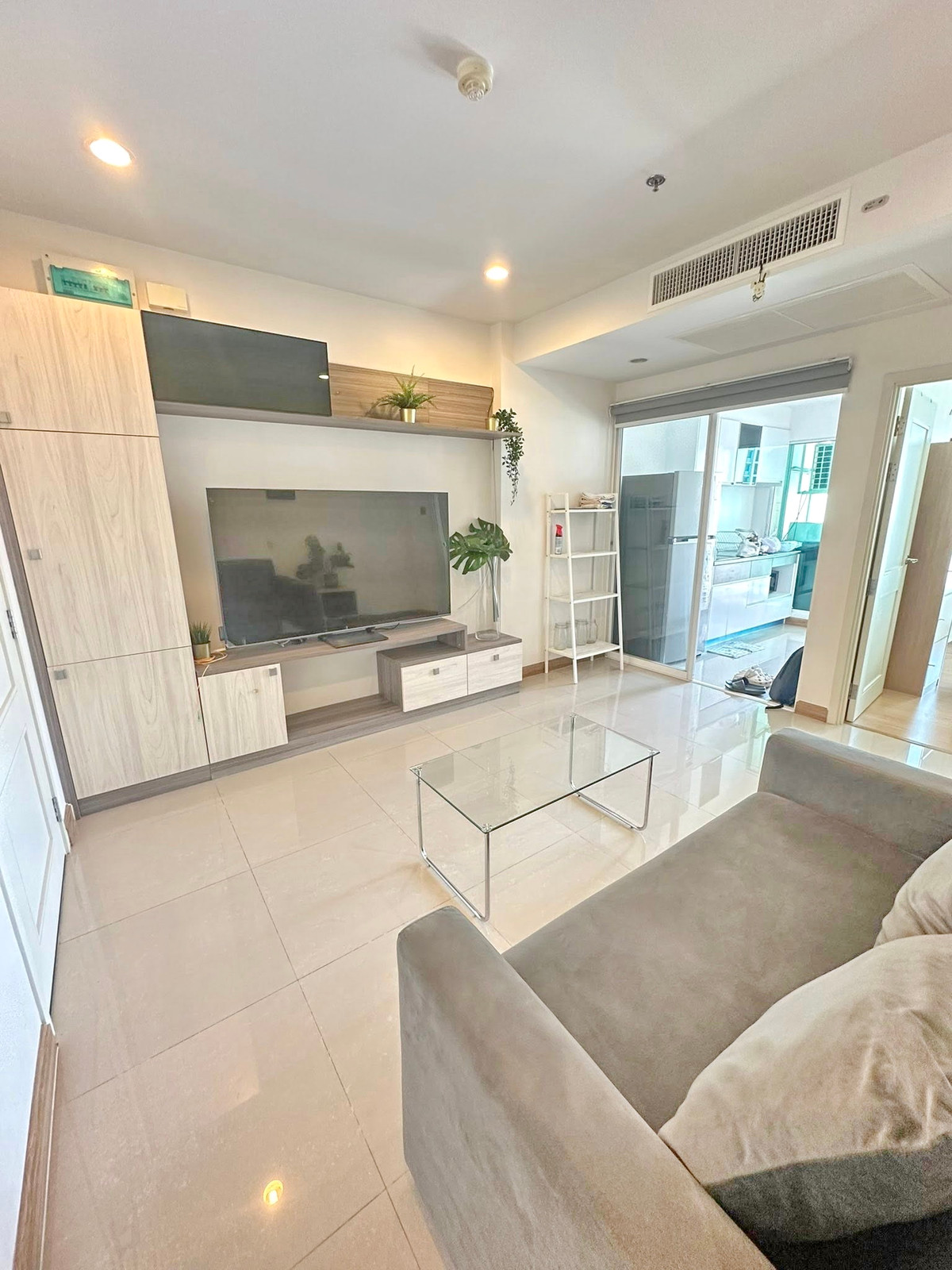 For RentCondoRama9, Petchburi, RCA : 9764♛Rent 1 bedroom♙Supalai Wellington 2 ♜MRT Cultural Center∞099-5919653,065-9423251🜲Line@sureresidence