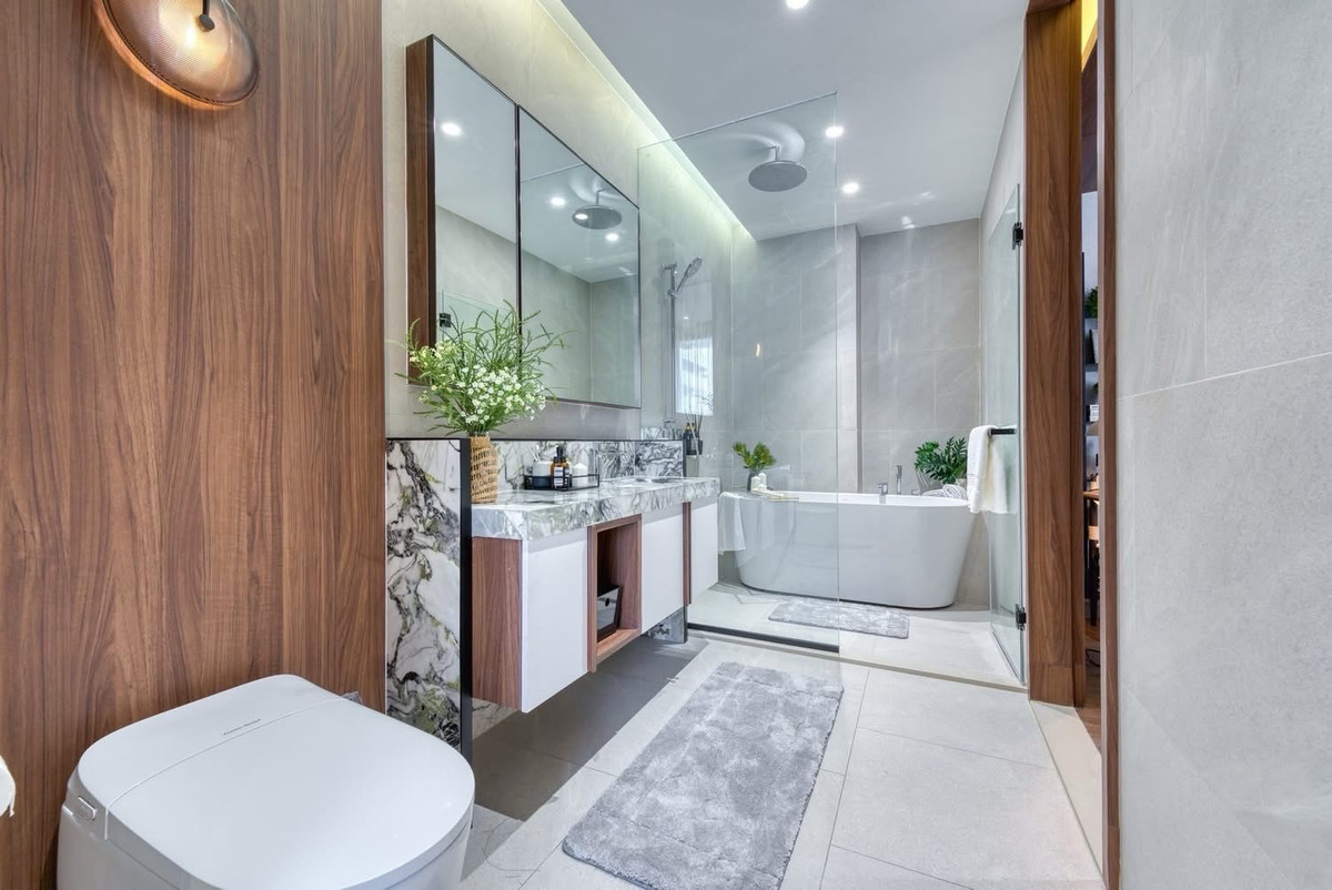 ขายคอนโดสีลม ศาลาแดง บางรัก : ROMM Convent – Luxury Residence with Unblocked Lumpini Park View 🌿
📌Exclusive 1 BedPlus | 60.21 sq.m.
High floor, direct Lumpini Park view (unblocked) ❌This unit type is SOLD OUT by the developer
Phat: 064-642-8664
Nui: 094-624-2014