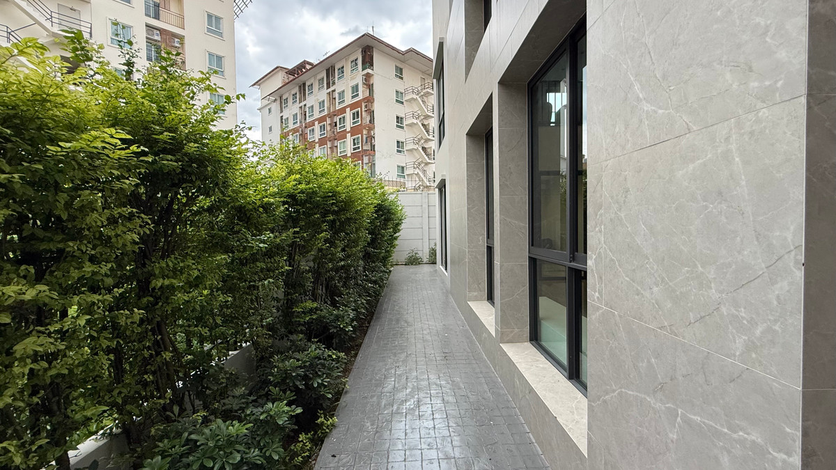 For RentHome OfficeLadprao101, Happy Land, The Mall Bang Kapi : Headquarters Ekamai - Ladprao / 4 Bedrooms (FOR RENT) TPM320