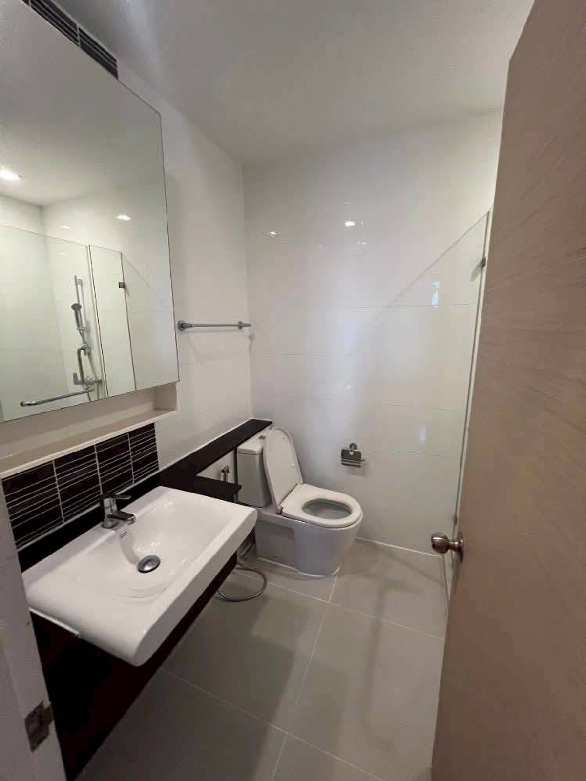 ให้เช่าคอนโดบางนา แบริ่ง ลาซาล : ✅ CBK118 ✅ Line : @p2nproperty