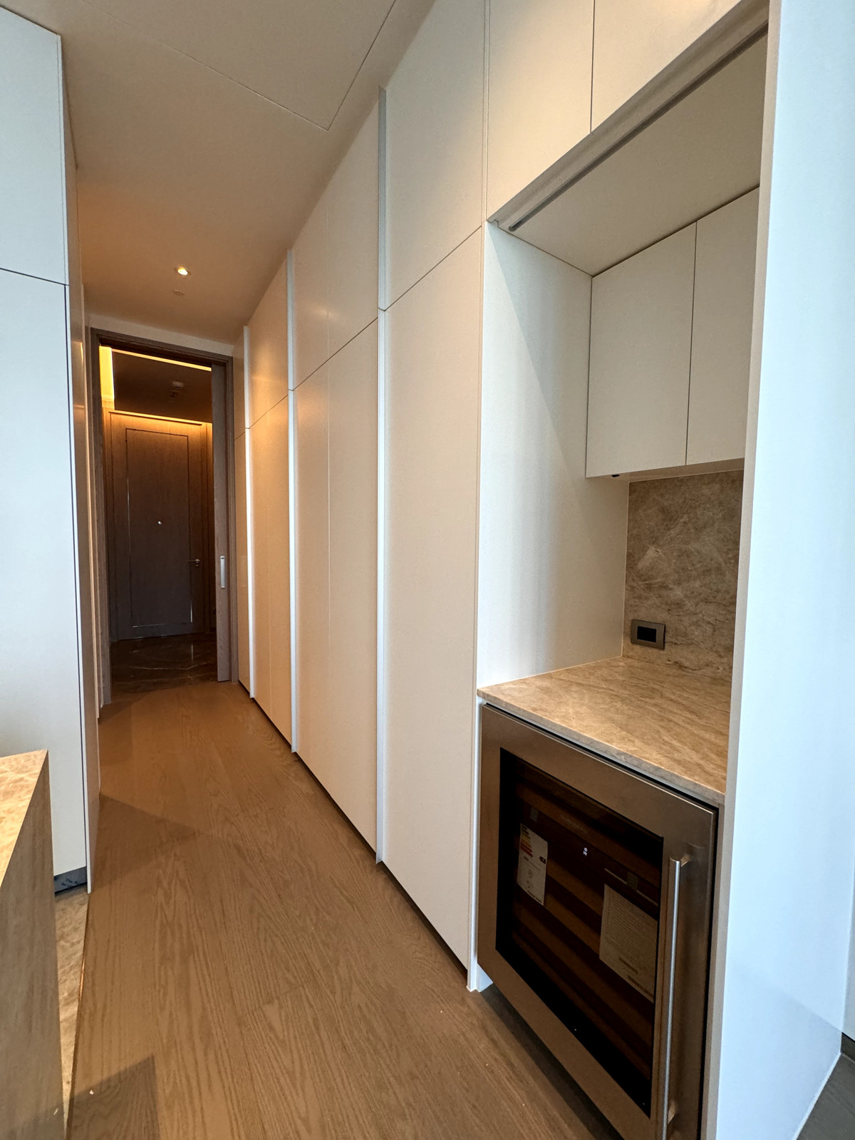 For RentCondoWitthayu, Chidlom, Langsuan, Ploenchit : SCOPE หลังสวน ให้เช่า 1 นอน 1 น้ำ พื้นที่ 83 ตรม  150,000 บาท สนใจโทร น้อง 096-2615656 พร้อมให้นัดหมายเข้าชมทุกวัน  For Rent SCOPE Luang Suan 1bed 1 bath 83 Sq,m Rental price 150,000 Baht   call Nong 096-2615656 Ready to touring everyday   ห้องกว้าง 83 ตร