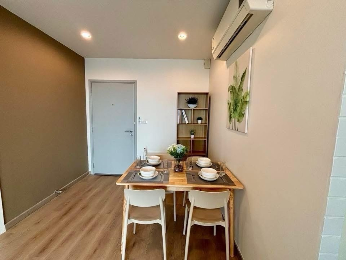 CondoThaphra, Talat Phlu, Wutthakat : For Rent / Sale – IDEO Sathorn–Thapra
Connected to BTS Pho Nimit 🏢🚆
✨ 2 Bedrooms | 1 Bathroom
📐 Size: 45 sq.m. | High Floor 
🚗 Parking: up to 2 cars
Phat: 064-642-8664
Nui: 094-624-2014