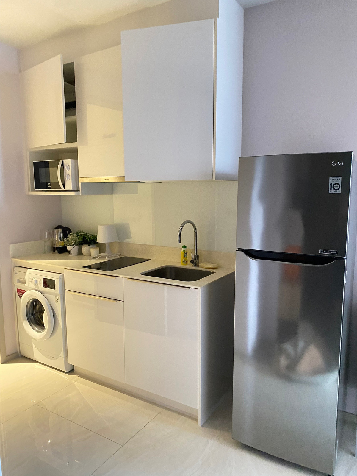 ให้เช่าคอนโดสีลม ศาลาแดง บางรัก : **Ashton Silom 50 Sq,m. Fully Finish @29,000บาท/month call Nong 096-2615656  ห้องกว้างมาก 50 ตรม. 1 นอน 1 น้ำ เฟอร์ครบ พร้อมอยู่   Location : Silom , Chongnonsi  Rental Price : 29,000 Baht/Month  Condominium near MRT, BTS  : Silom , Chong nonsiStation  Co